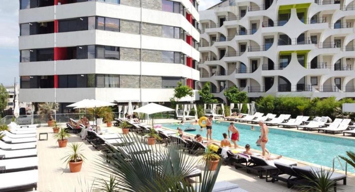 Grazzia Deluxe Apartments Năvodari Екстериор снимка